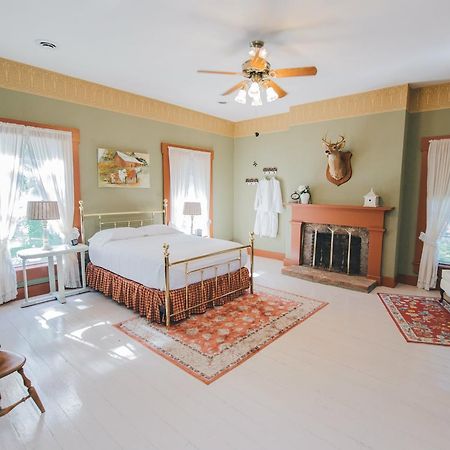 Old Caledonian Bed & Breakfast מראה חיצוני תמונה